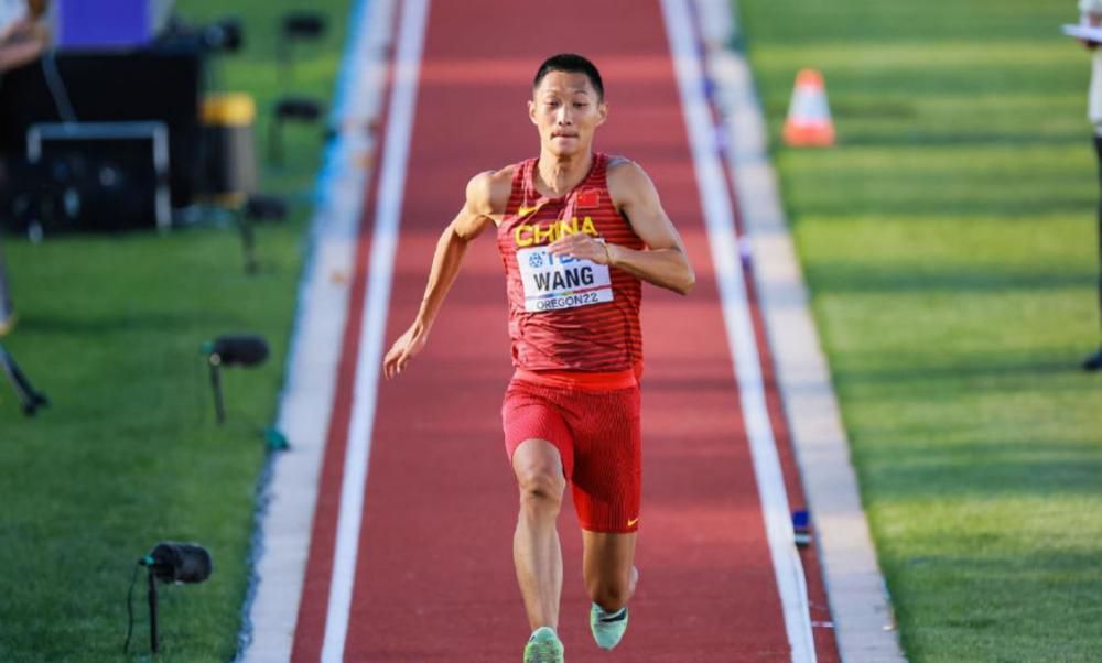 据《日报》报道，奥斯梅恩几乎确定将首发出场。